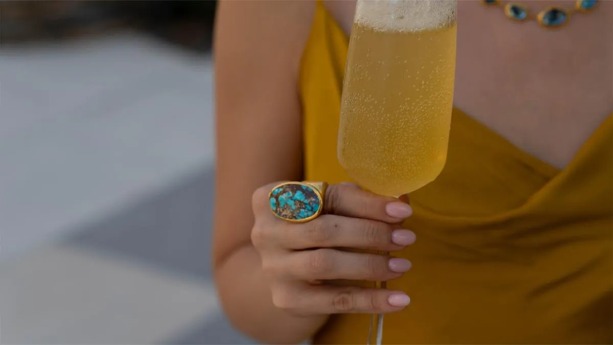 Bir Mücevher Nasıl Kalıcı Değer Taşır? El İşçiliği, Tasarım ve Saf Altının Gücü