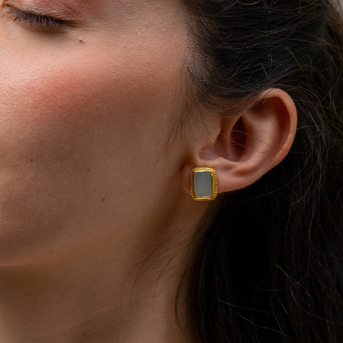 Liora Dikdörtgen Mat Taş Altın Küpe