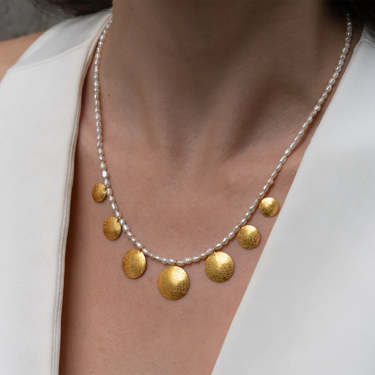 Solaria İnci ve Altın Madalyon Kolye